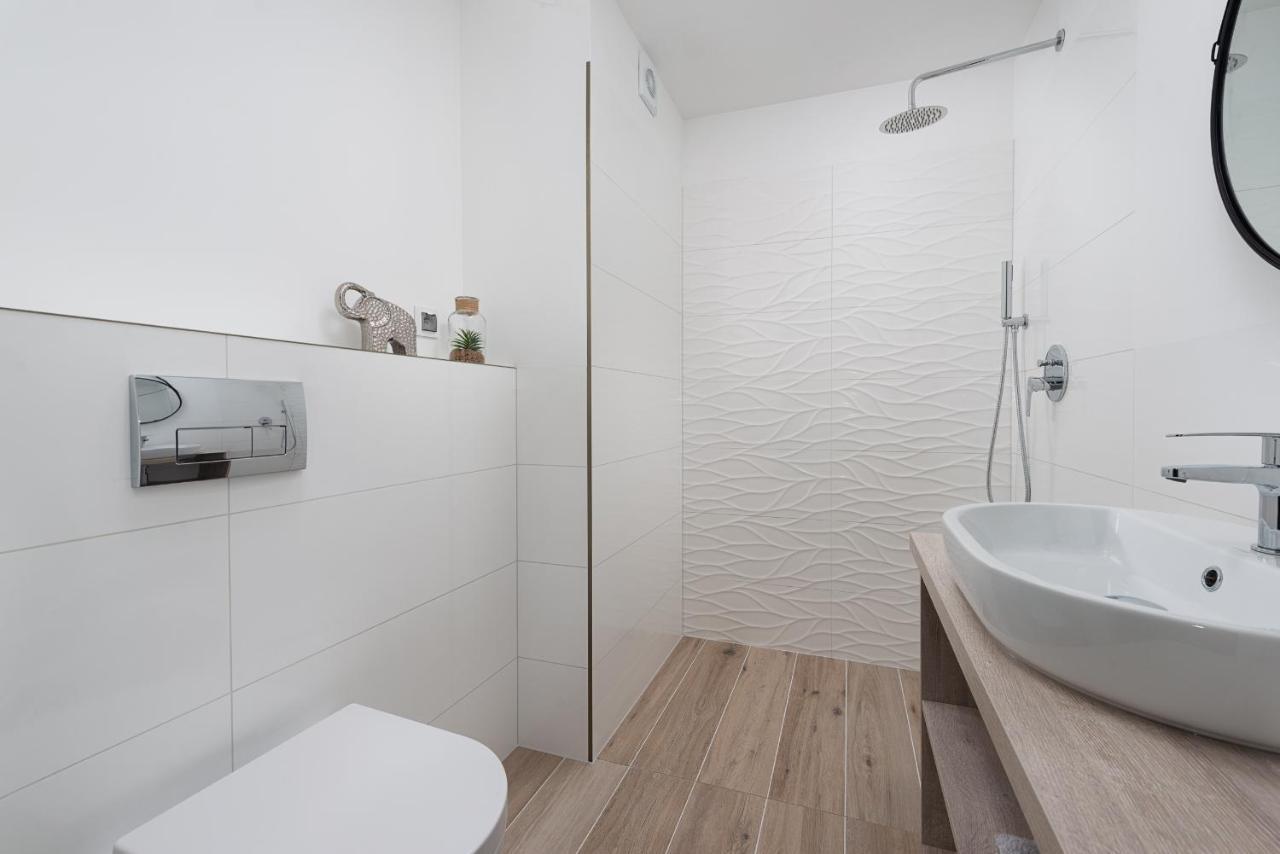 Roza Baltyku - Apartamenty I Pokoje A Dębki Exteriör bild